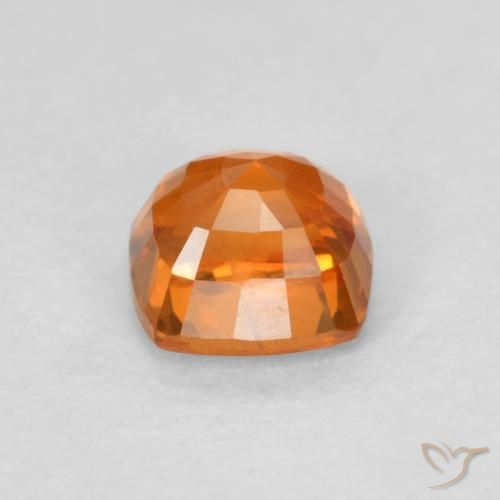 Zafiro Naranja fuego natural de 0.70 ct, Forma Cojín, VS