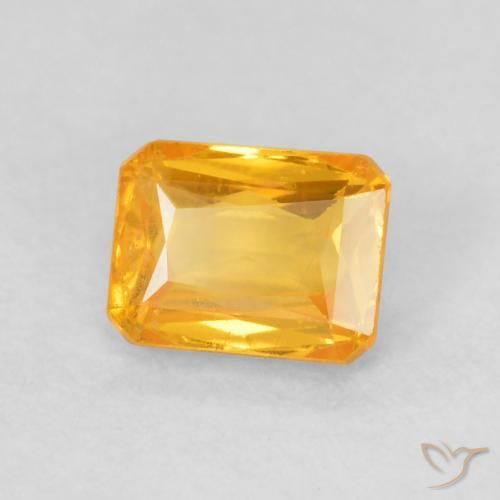 Zafiro Dorado naranja natural de 0.68 ct, Corte Octágono / Esmeralda, VS