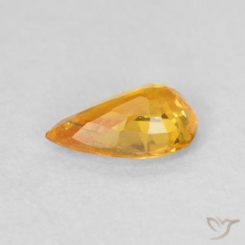 Zafiro Dorado naranja natural de 0.40 ct, En forma de pera, VS