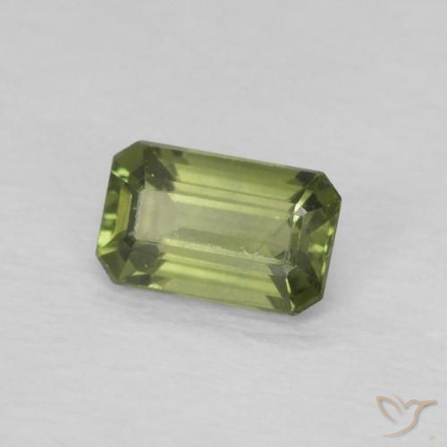 Zafiro Verde amarillento natural de 0.43 ct, Corte Octágono / Esmeralda, VVS-VS