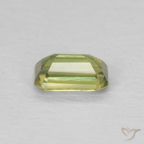 Zafiro Verde medio natural de 0.45 ct, Corte Octágono / Esmeralda, VVS-VS