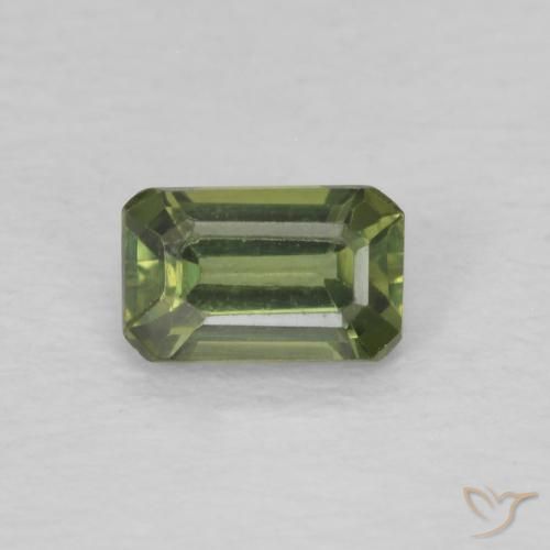 0.45ct Natural Verde cálido Zafiro, corte esmeralda, VVS