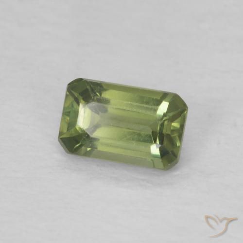 Zafiro Verde cálido natural de 0.45 ct, Corte Octágono / Esmeralda, VVS