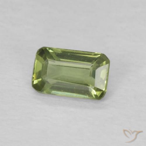 Zafiro Verde cálido natural de 0.41 ct, Corte Octágono / Esmeralda, VVS