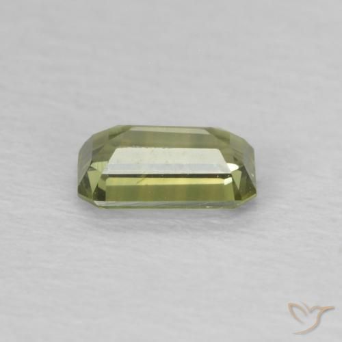 Zafiro Verde bosque cálido natural de 0.42 ct, Corte Octágono / Esmeralda, VVS-VS