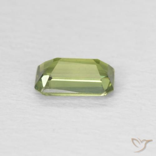 Zafiro Verde bosque claro natural de 0.40 ct, Corte Octágono / Esmeralda, VVS-VS