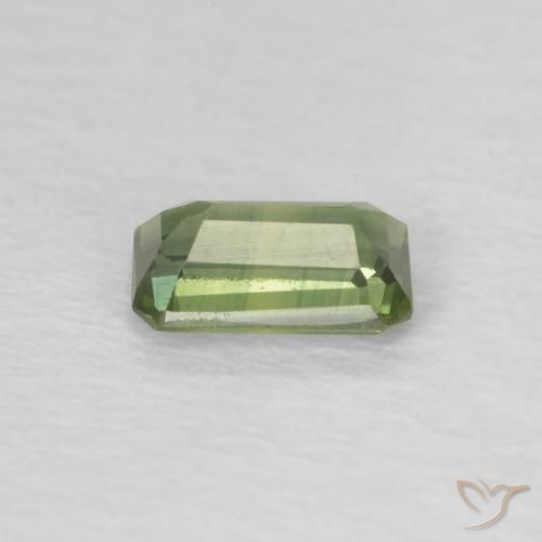 Zafiro Verde bosque claro natural de 0.40 ct, Corte Octágono / Esmeralda, VVS-VS