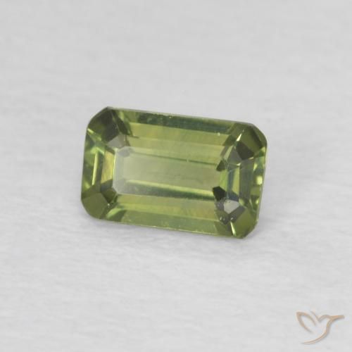 Zafiro Verde oscuro natural de 0.44 ct, Corte Octágono / Esmeralda, VVS-VS