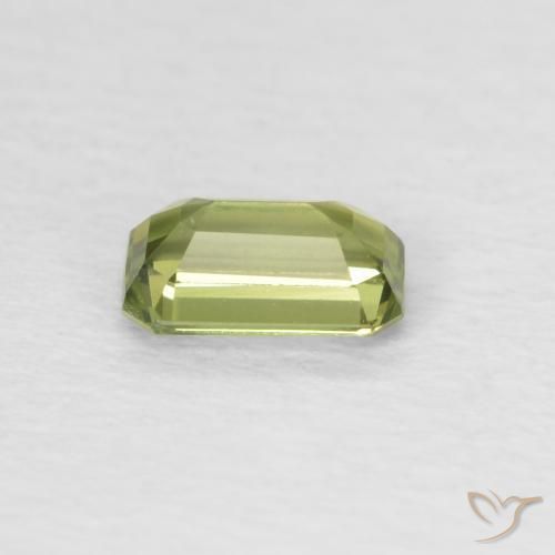 Zafiro Verde oscuro natural de 0.42 ct, Corte Octágono / Esmeralda, VVS