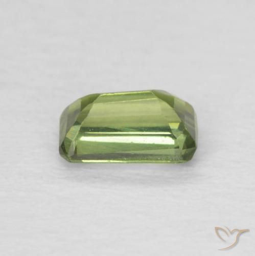 Zafiro Medium Light Green natural de 0.48 ct, Corte Octágono / Esmeralda, VVS-VS