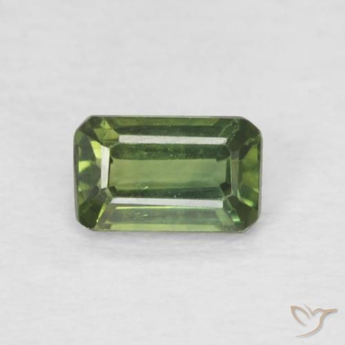 0.46ct Natural Verde bosque claro Zafiro, corte esmeralda, VS