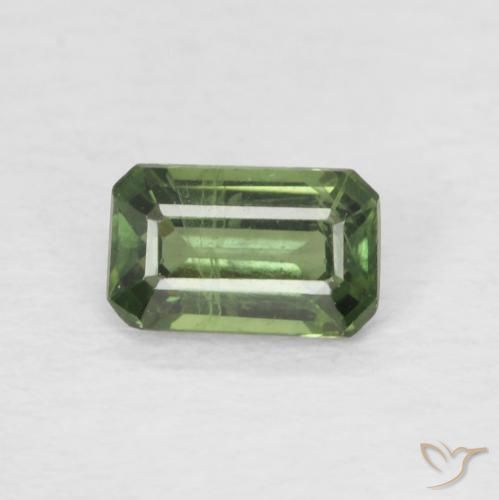 0.42ct Natural Medium Dark-Green Zafiro, corte esmeralda, VS