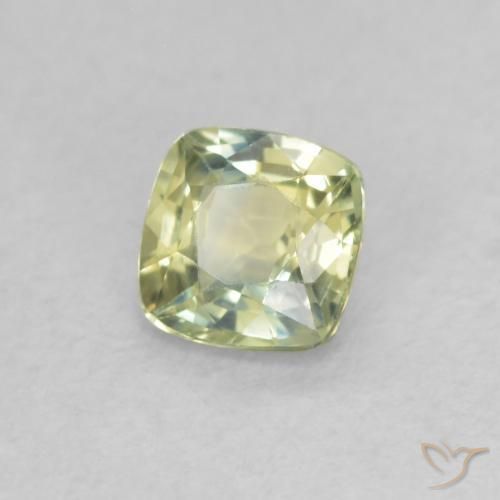 Zafiro Verde amarillento natural de 0.48 ct, Forma Cojín, VVS-VS