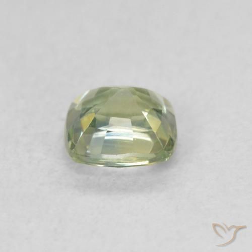 Zafiro Verde amarillento natural de 0.48 ct, Forma Cojín, VVS-VS