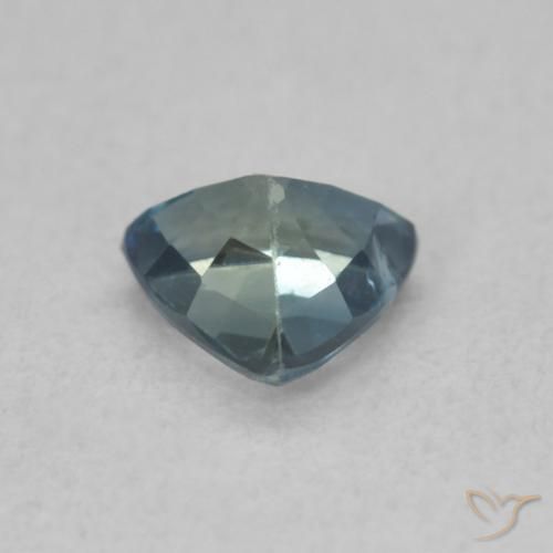Zafiro Verde azulado natural de 0.56 ct, Trillón, VS