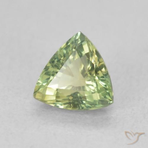 Zafiro Verde cálido natural de 0.68 ct, Trillón, VS