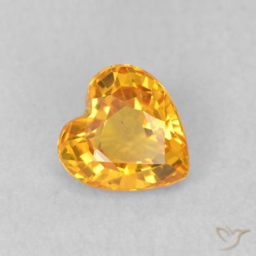 Zafiro Dorado naranja natural de 0.48 ct, Corazón, VS