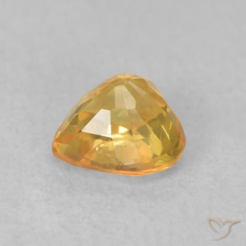 Zafiro Dorado natural de 0.62 ct, Corazón, VS