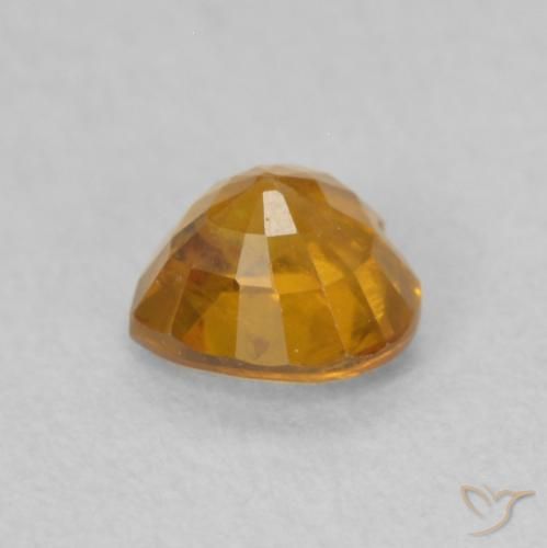 Zafiro Dorado naranja intenso natural de 0.54 ct, Corazón, VS
