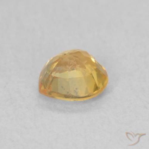Zafiro Dorado claro natural de 0.44 ct, Corazón, VS