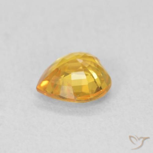 Zafiro Dorado natural de 0.41 ct, Corazón, VS