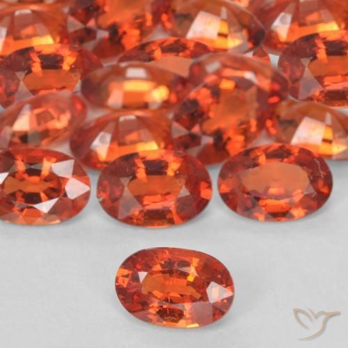 Zafiro Naranja fuego natural de 0.53 ct, Ovalada, VS