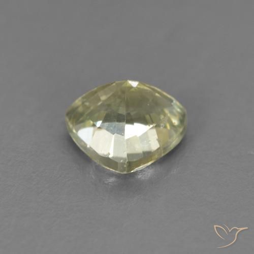 Zafiro Verde lima pálido natural de 0.66 ct, Trillón, VS