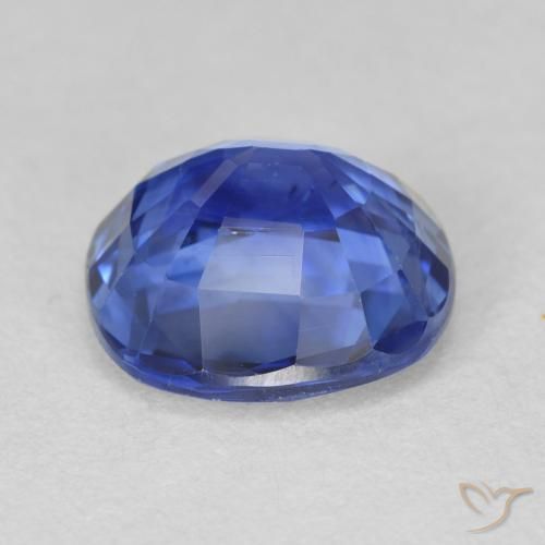 Zafiro Azul oscuro medio natural de 3.23 ct, Forma Cojín, VVS-VS