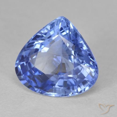 Zafiro Azul oscuro medio natural de 4.73 ct, En forma de pera, VVS