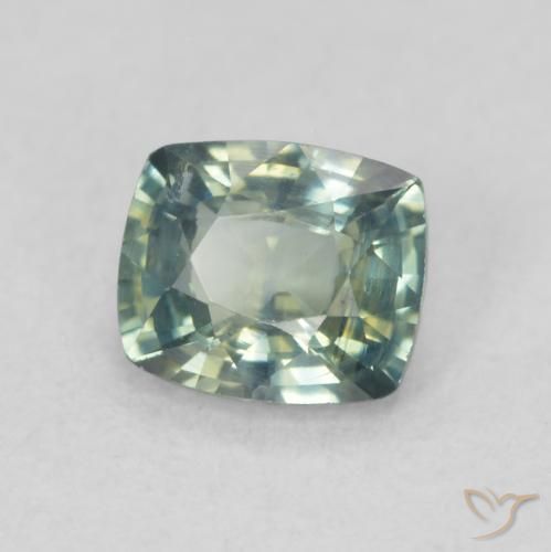 Zafiro Verde medio natural de 0.67 ct, Forma Cojín, VS