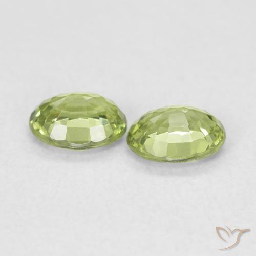 Gemas de Zafiro Verde bosque claro natural de 0.71 ct, Ovalada, VVS-VS
