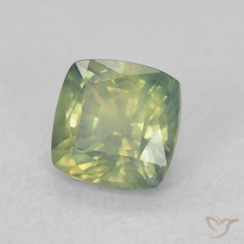 Zafiro Verde cálido natural de 0.76 ct, Forma Cojín, VS