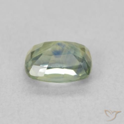 Zafiro Azul verdoso natural de 0.62 ct, Forma Cojín, VS