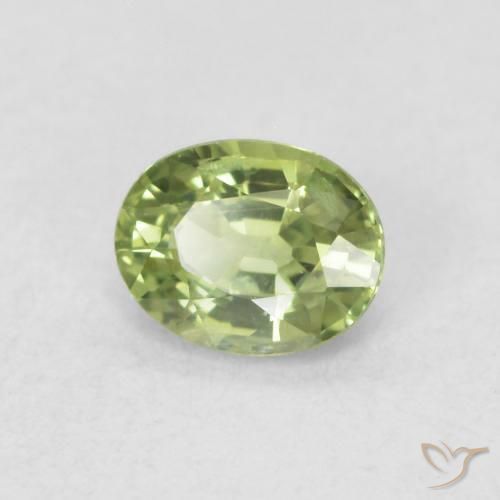 Zafiro Verde cálido natural de 0.46 ct, Ovalada, VVS-VS
