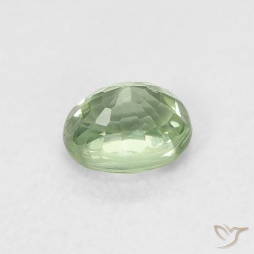 Zafiro Verde bosque claro natural de 0.61 ct, Ovalada, VVS-VS