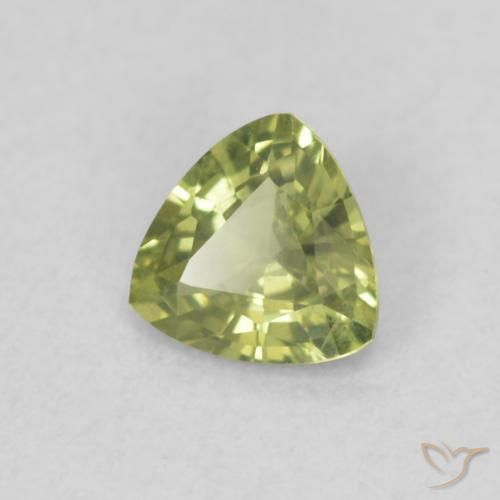 Zafiro Verde amarillento natural de 0.41 ct, Trillón, VVS