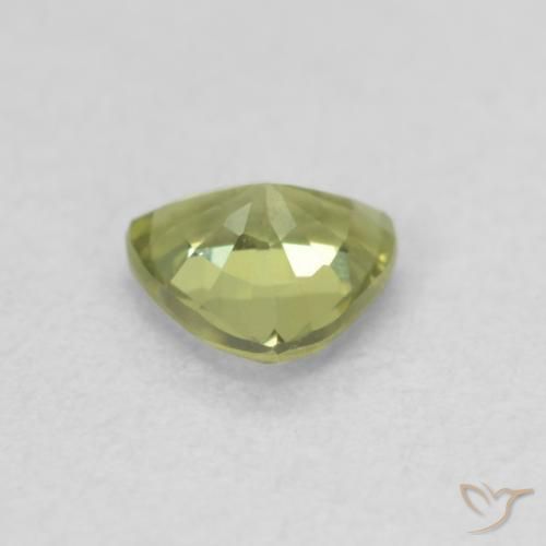 Zafiro Verde amarillento natural de 0.41 ct, Trillón, VVS