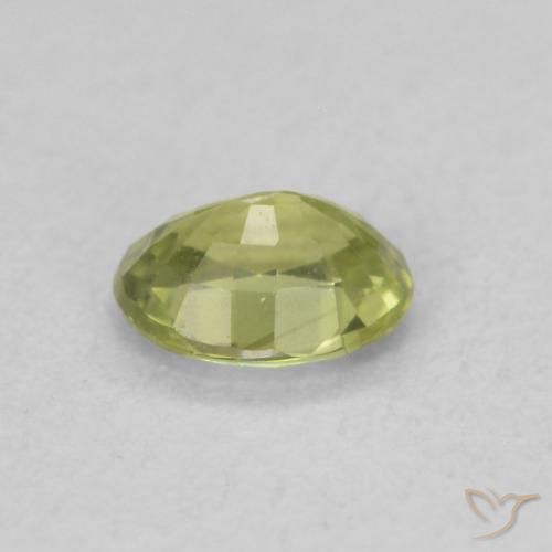 Zafiro Verde Oliva natural de 0.45 ct, Ovalada, VS