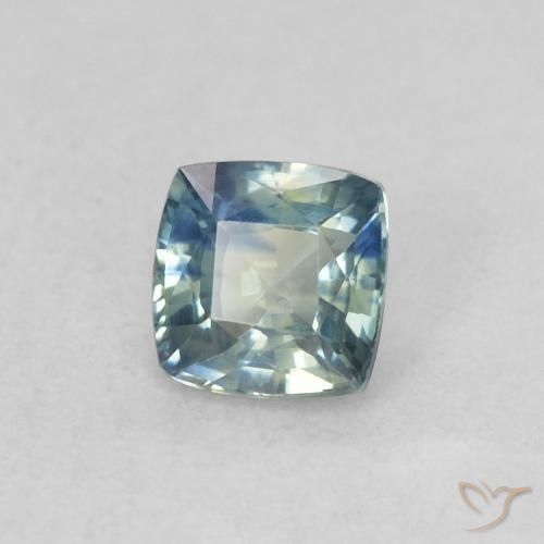 Zafiro Azul verdoso natural de 0.44 ct, Forma Cojín, VS