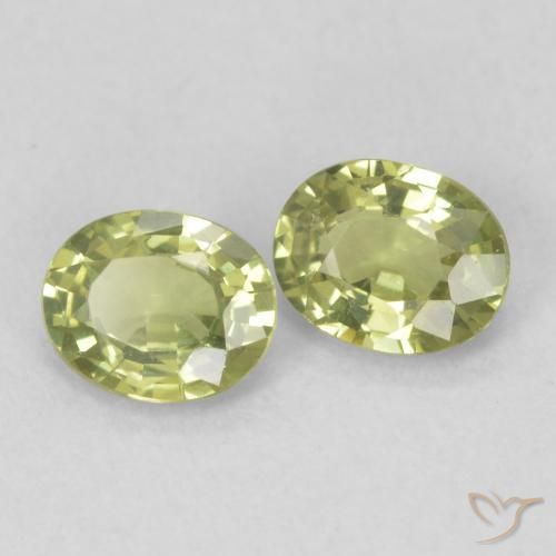 Gemas de Zafiro Verde bosque cálido natural de 0.82 ct, Ovalada, VVS-VS