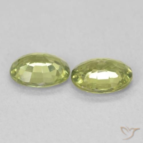 Gemas de Zafiro Verde bosque cálido natural de 0.82 ct, Ovalada, VVS-VS