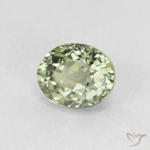 Zafiro Verde bosque claro natural de 0.68 ct, Ovalada, VVS