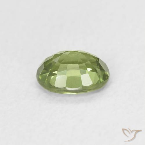 Zafiro Verde bosque claro natural de 0.44 ct, Ovalada, VS