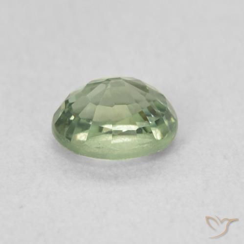 Zafiro Verde pálido natural de 0.59 ct, Ovalada, VVS-VS