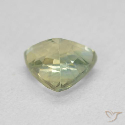 Zafiro Verde cálido natural de 0.74 ct, Trillón, VS