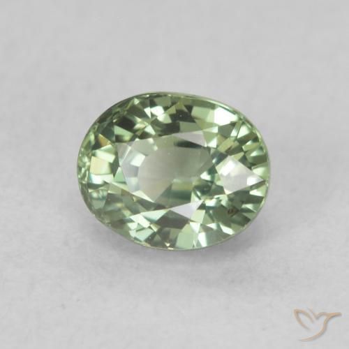 Zafiro Verde bosque claro natural de 0.73 ct, Ovalada, VVS-VS