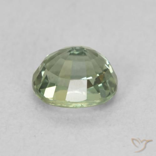 Zafiro Verde bosque claro natural de 0.73 ct, Ovalada, VVS-VS