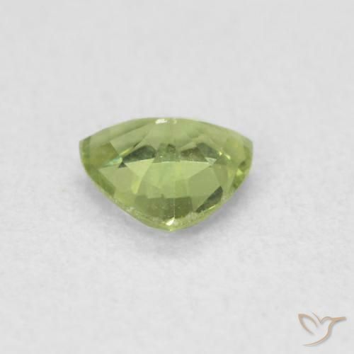 Zafiro Verde vivo claro natural de 0.40 ct, Trillón, VVS-VS