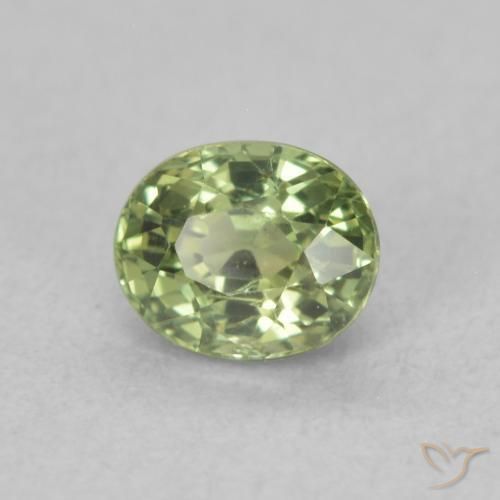 Zafiro Verde medio natural de 0.66 ct, Ovalada, VVS-VS