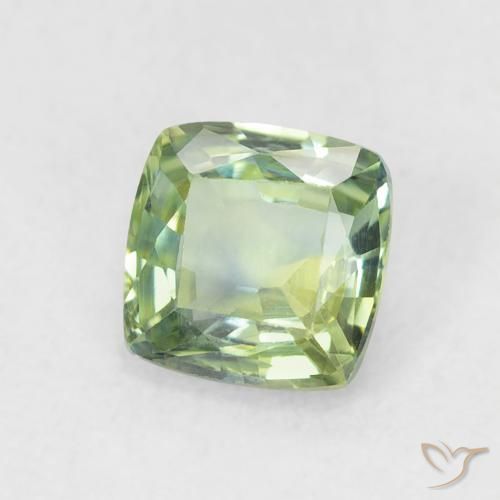 Zafiro Verde medio natural de 0.79 ct, Forma Cojín, VVS